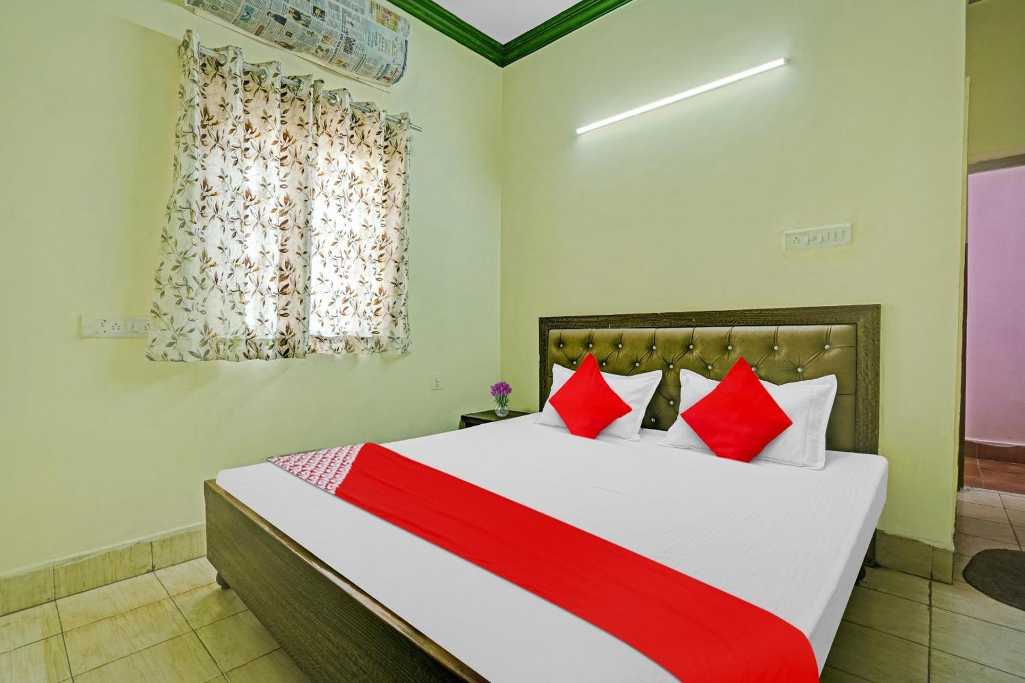 Hotel O B N Palace Rāipur Esterno foto