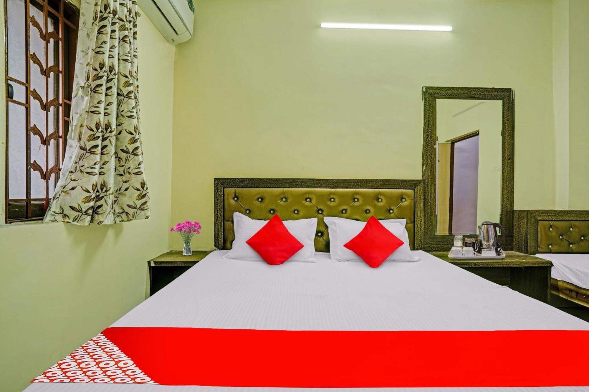 Hotel O B N Palace Rāipur Esterno foto