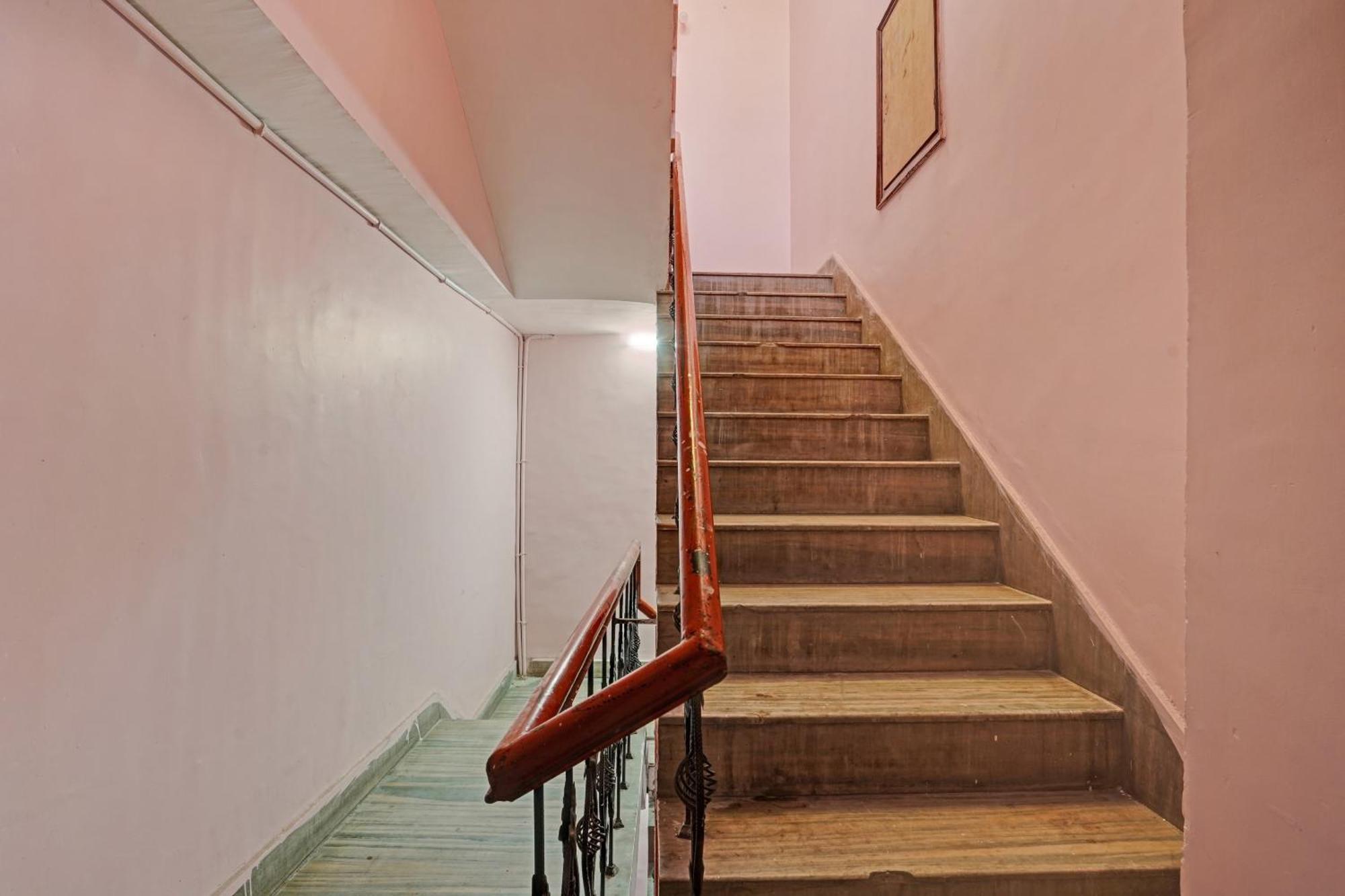 Hotel O B N Palace Rāipur Esterno foto