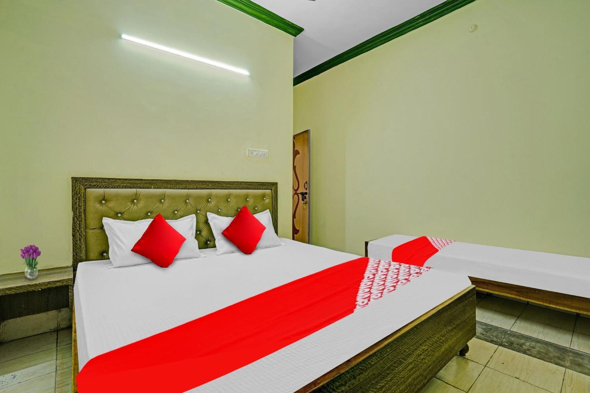 Hotel O B N Palace Rāipur Esterno foto